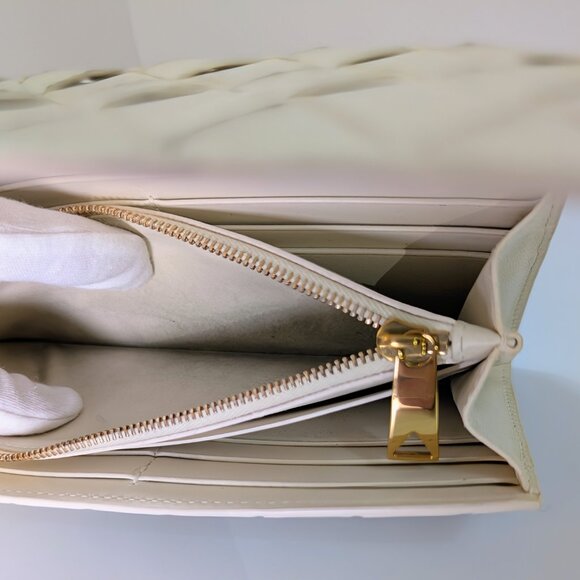 Bottega Veneta Cream Leather Intrecciato Knot Closure Flap Wallet - Picture 13 of 14